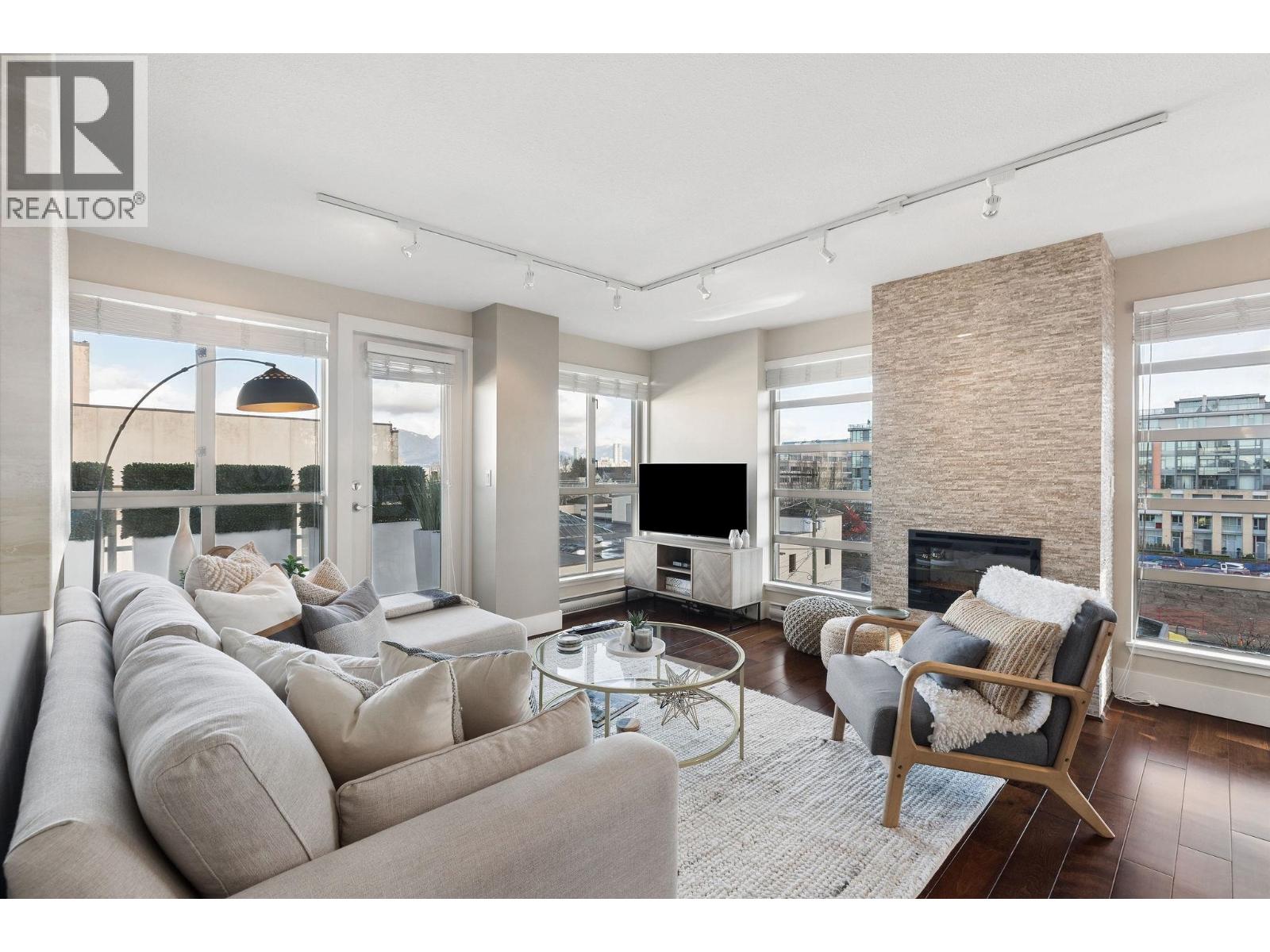 706 2137 W 10TH AVENUE, Vancouver, British Columbia