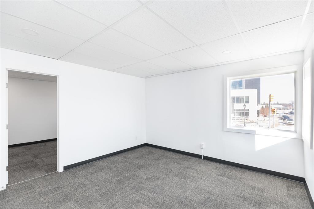 201 344 Main Street, Steinbach, Manitoba  R5G 1Z1 - Photo 11 - 202602688