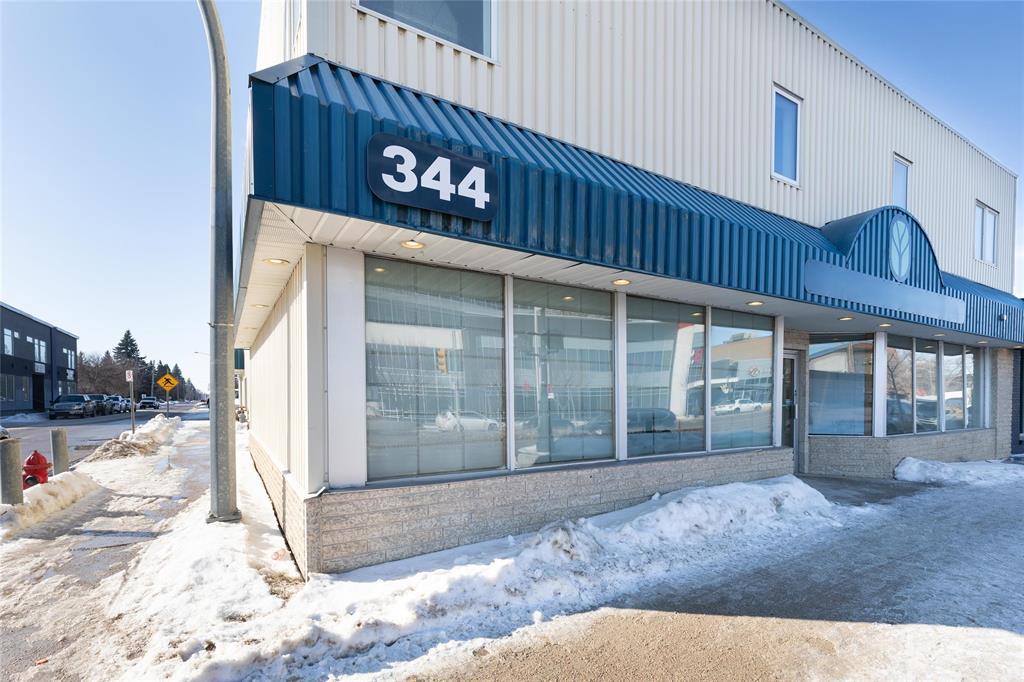 201 344 Main Street, Steinbach, Manitoba  R5G 1Z1 - Photo 2 - 202602688