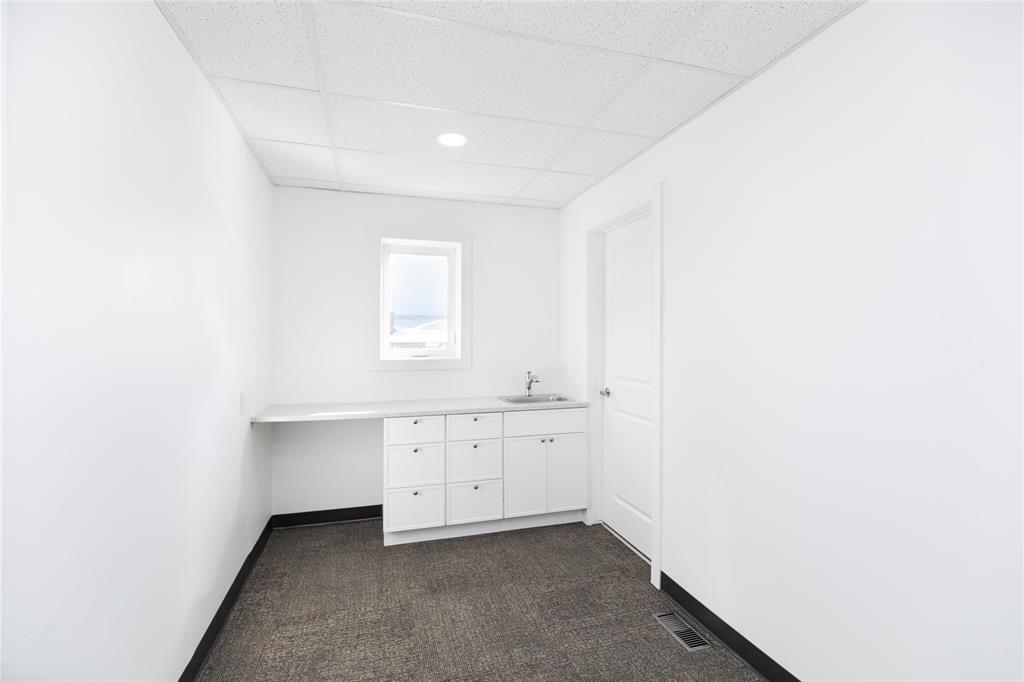 201 344 Main Street, Steinbach, Manitoba  R5G 1Z1 - Photo 6 - 202602688