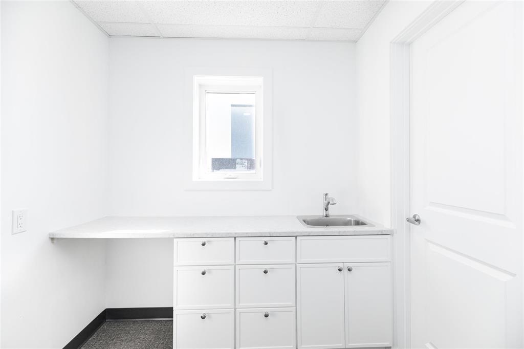 201 344 Main Street, Steinbach, Manitoba  R5G 1Z1 - Photo 8 - 202602688