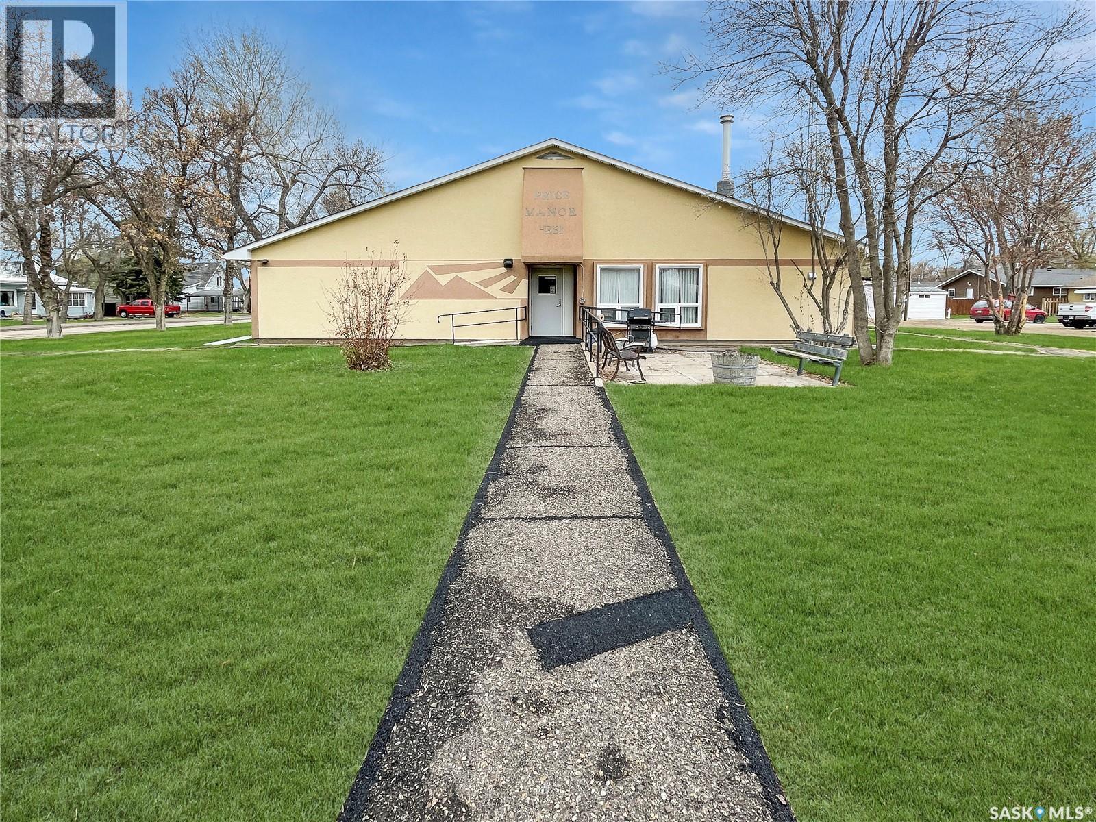 4361 Price Avenue, Gull Lake, Saskatchewan  S0N 1A0 - Photo 1 - SK028580