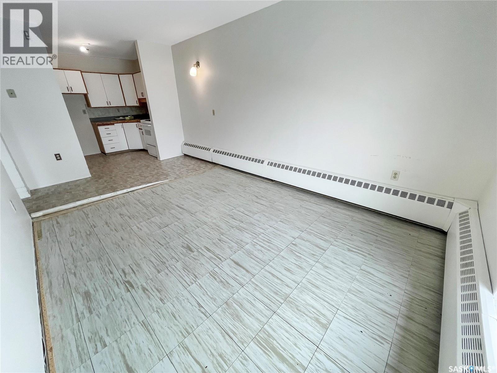 4361 Price Avenue, Gull Lake, Saskatchewan  S0N 1A0 - Photo 11 - SK028580