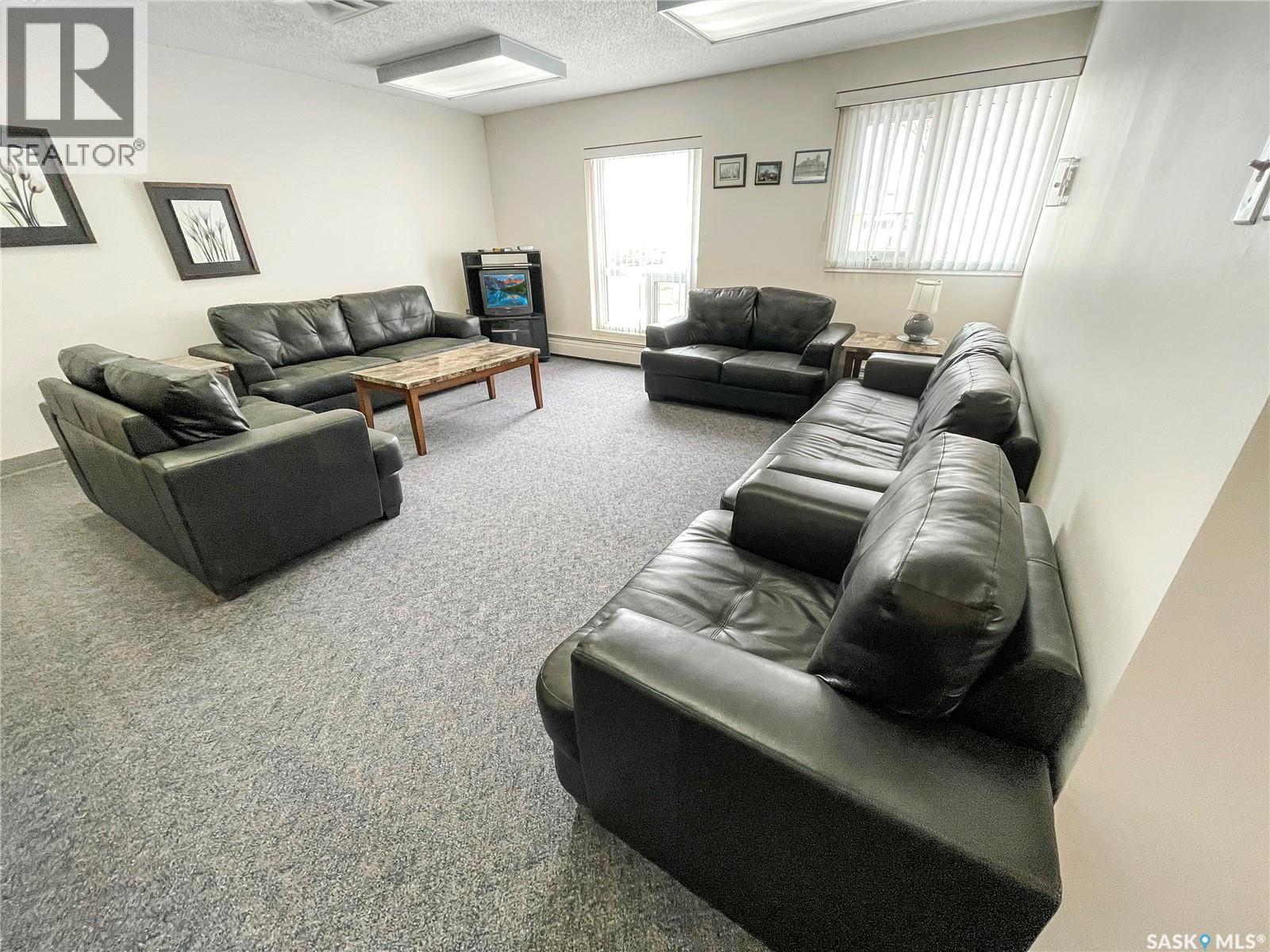 4361 Price Avenue, Gull Lake, Saskatchewan  S0N 1A0 - Photo 5 - SK028580