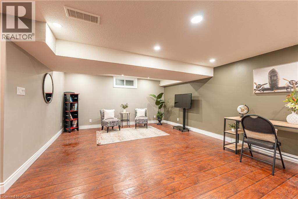 Photo 28 of 47 for 42 Roman Crescent