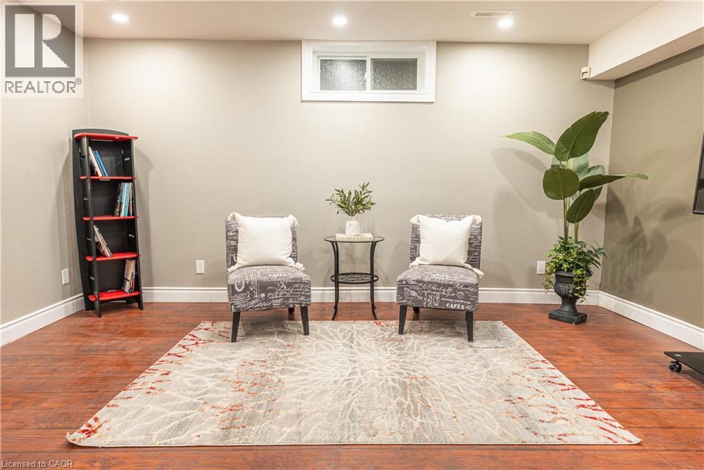 Photo 29 of 47 for 42 Roman Crescent