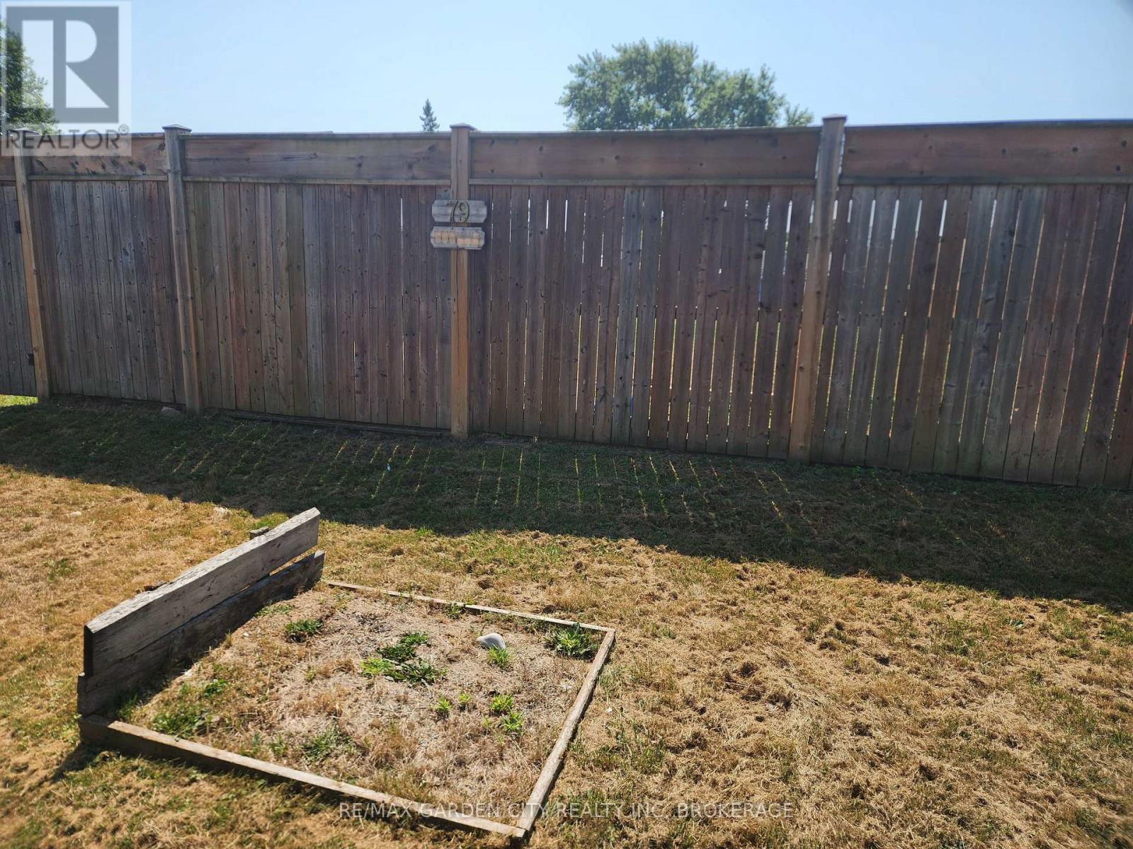 79 Martin Street, Welland, Ontario  L3C 2W4 - Photo 2 - X12351784