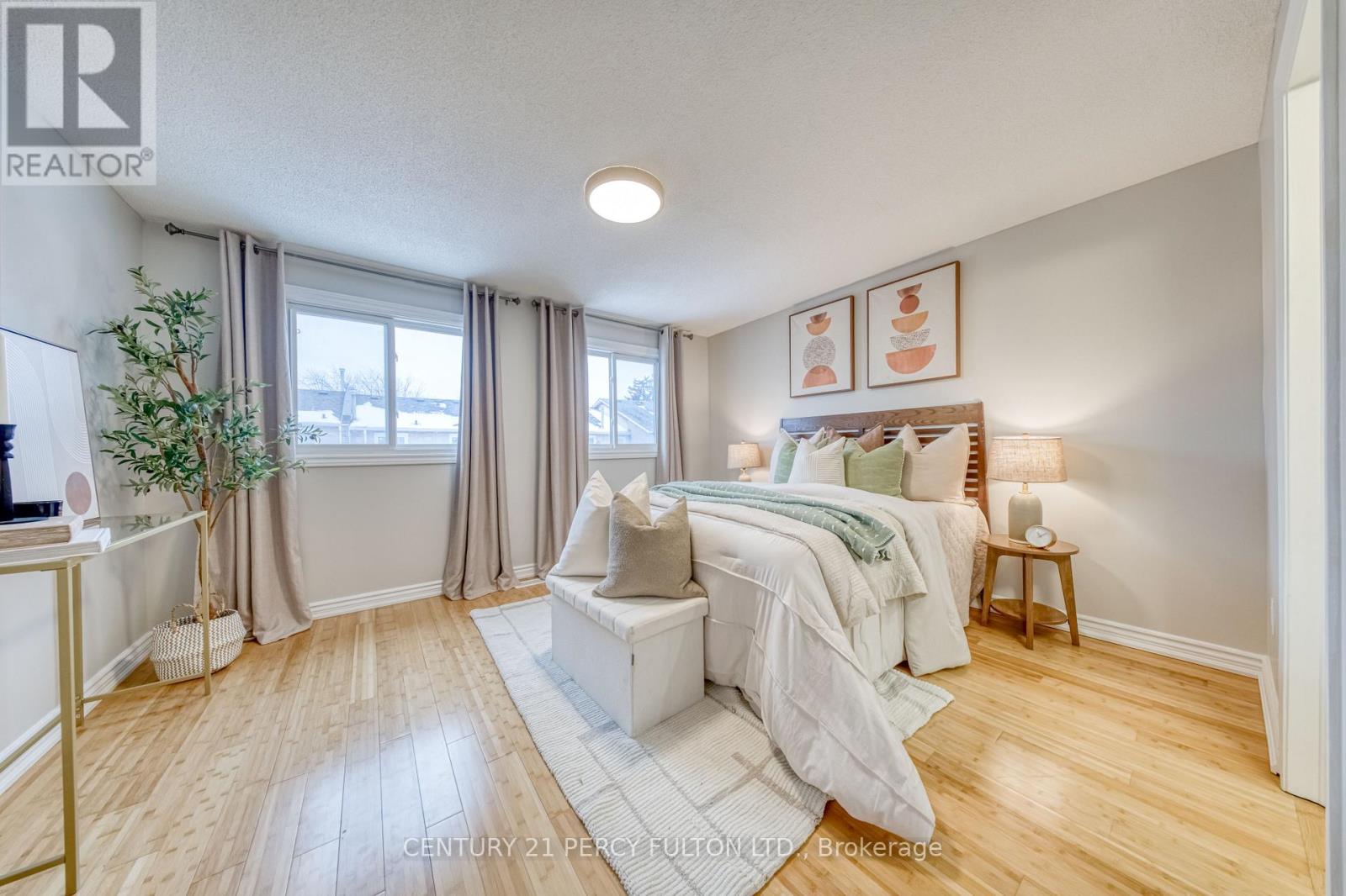 49 Moonlight Lane, Richmond Hill, Ontario  L4C 8K5 - Photo 11 - N12791960