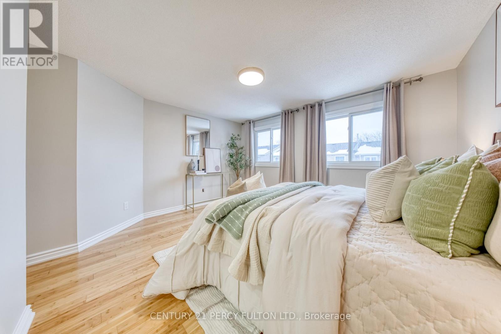 49 Moonlight Lane, Richmond Hill, Ontario  L4C 8K5 - Photo 12 - N12791960