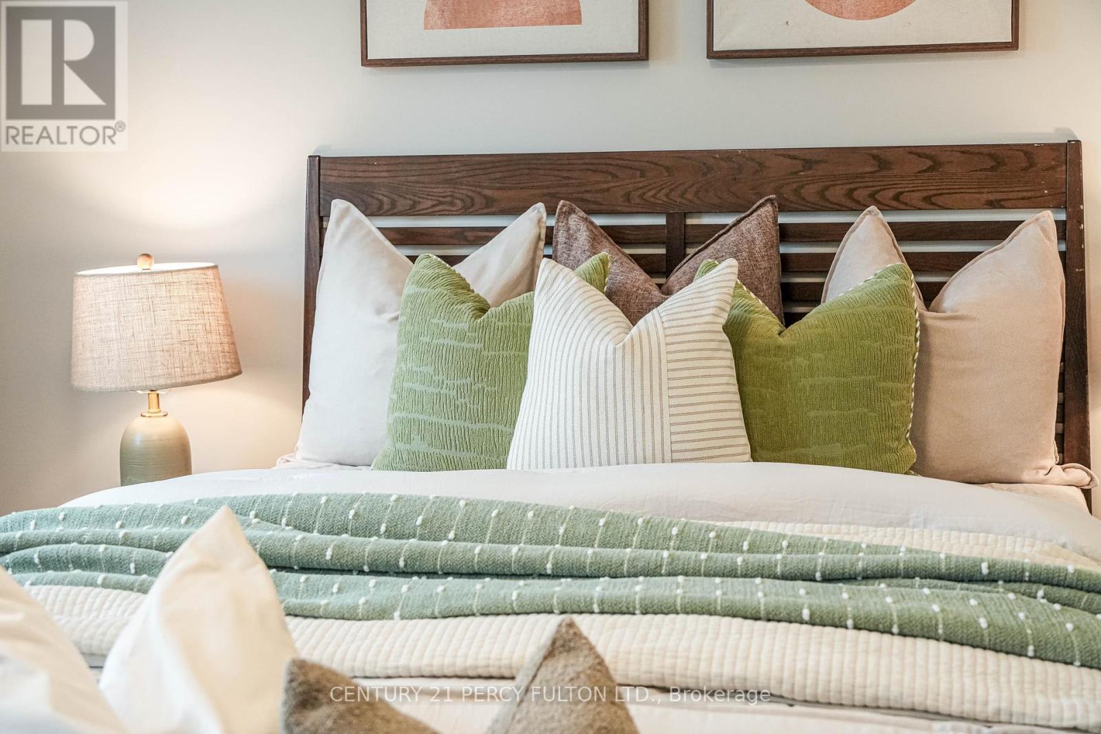 49 Moonlight Lane, Richmond Hill, Ontario  L4C 8K5 - Photo 13 - N12791960