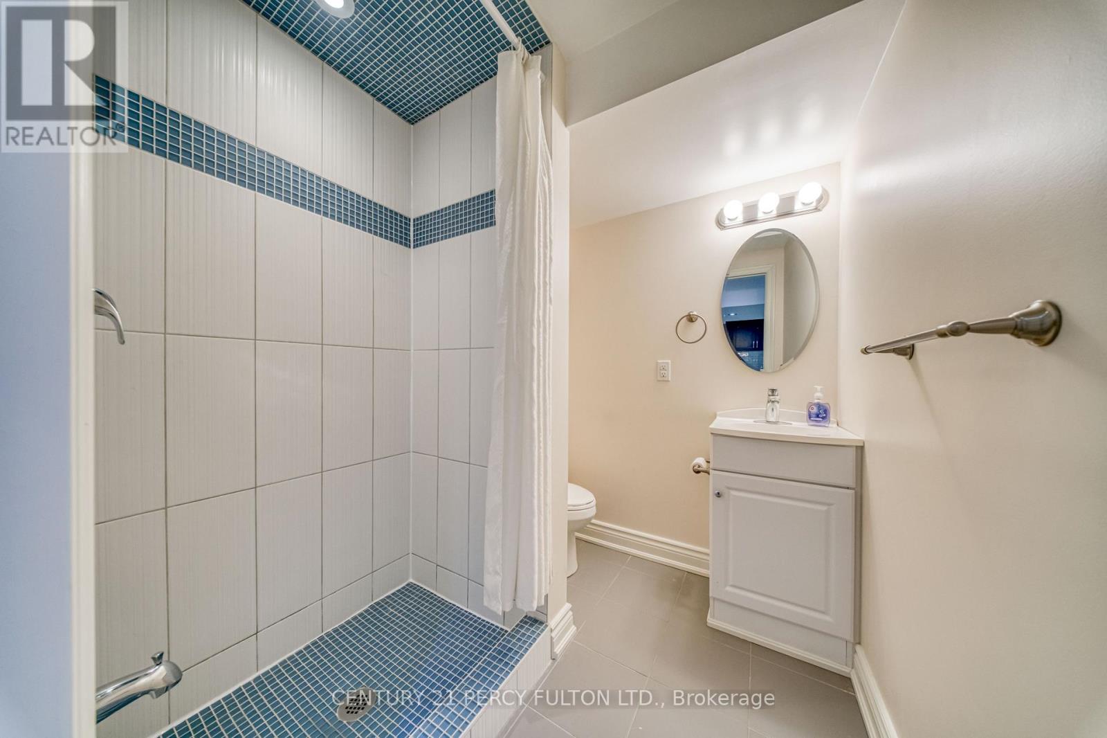 49 Moonlight Lane, Richmond Hill, Ontario  L4C 8K5 - Photo 20 - N12791960