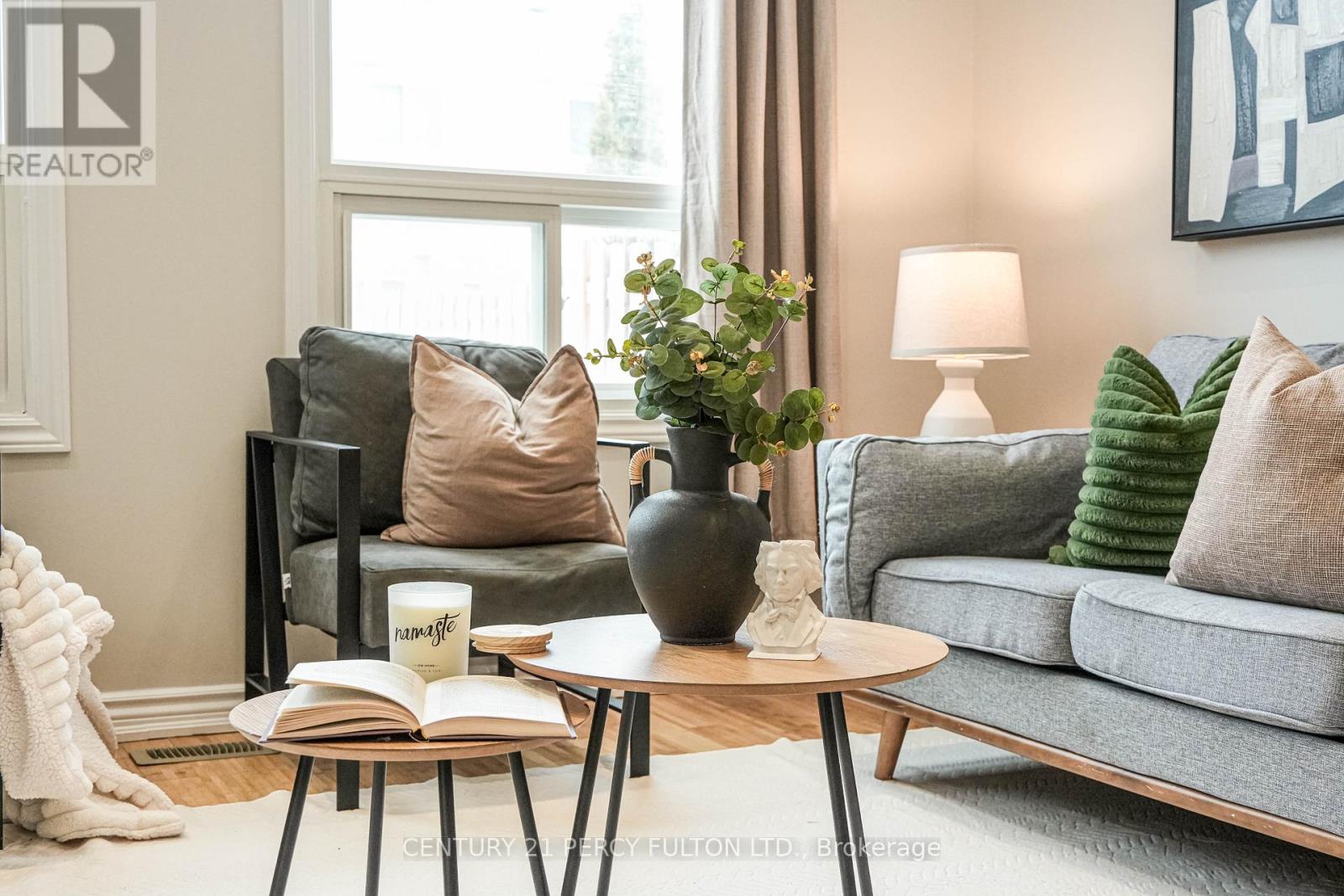 49 Moonlight Lane, Richmond Hill, Ontario  L4C 8K5 - Photo 6 - N12791960