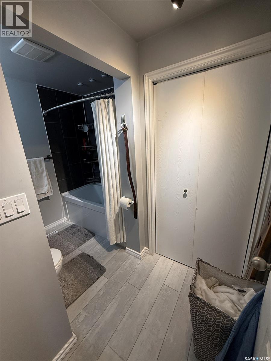 711 Luten Avenue, Radville, Saskatchewan  S0C 2G0 - Photo 10 - SK028654