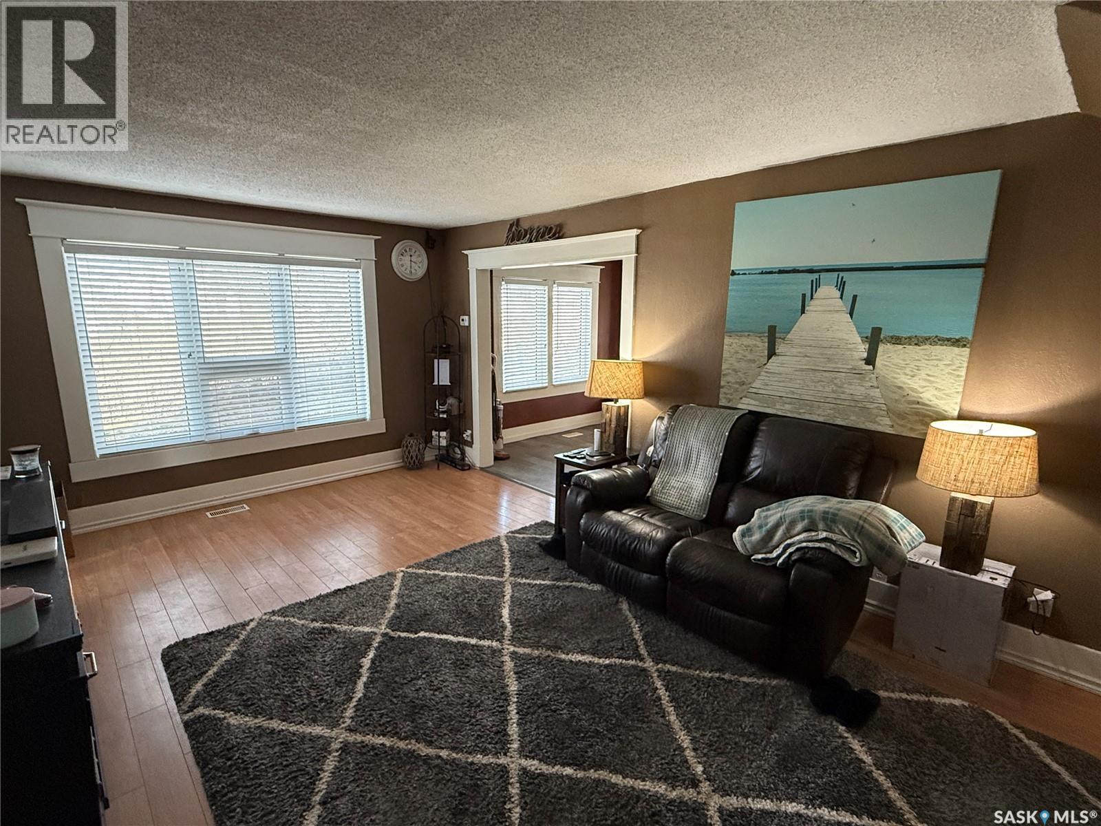 711 Luten Avenue, Radville, Saskatchewan  S0C 2G0 - Photo 4 - SK028654