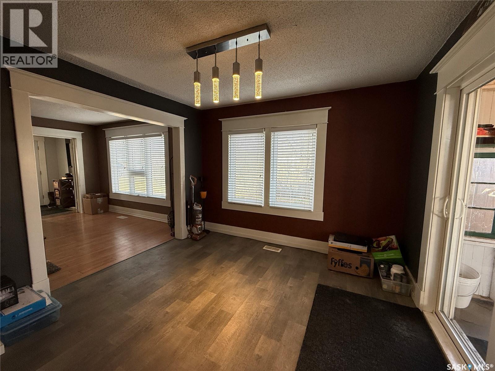 711 Luten Avenue, Radville, Saskatchewan  S0C 2G0 - Photo 6 - SK028654