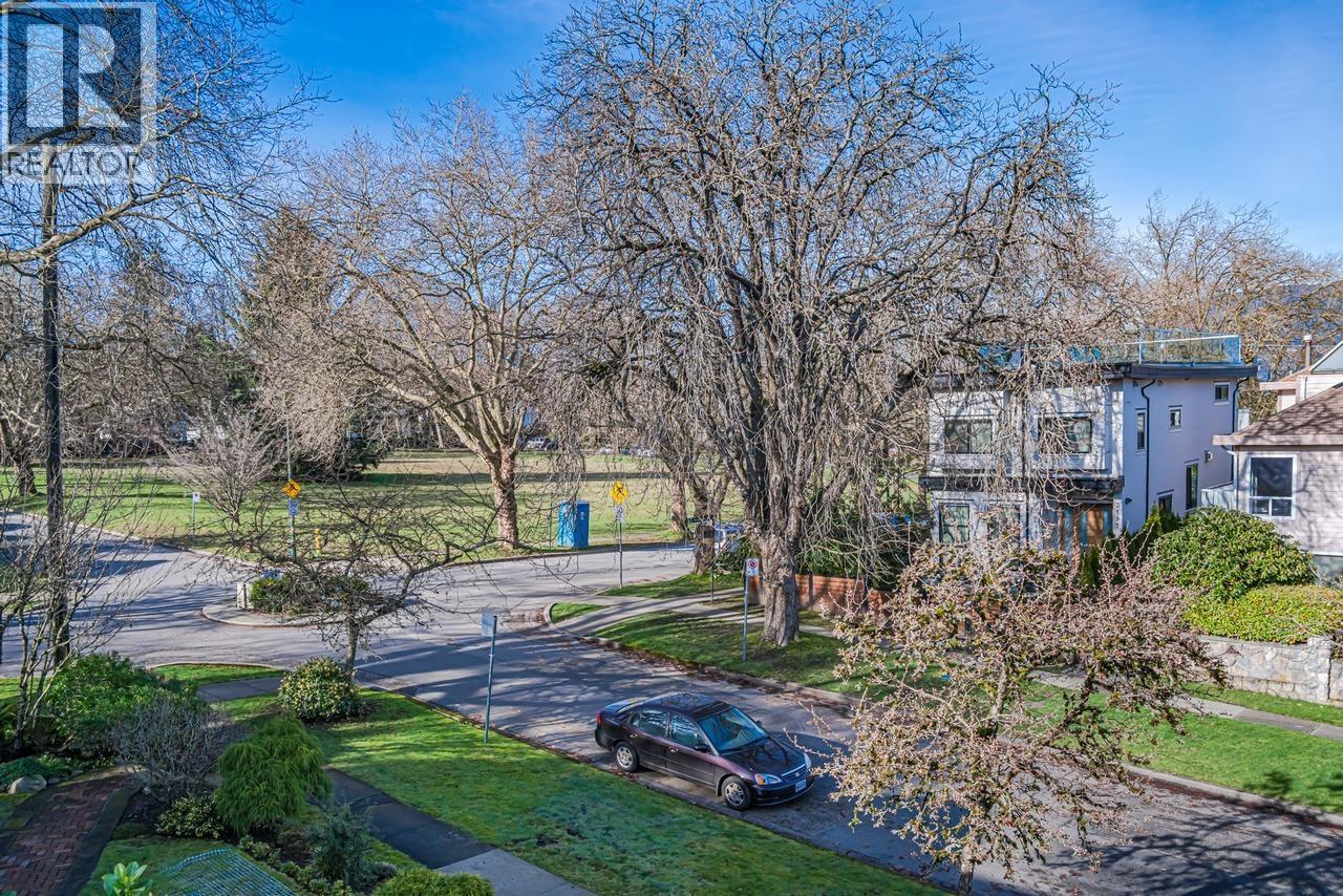 Listing Picture 40 of 40 : 3178 W 23RD AVENUE, Vancouver / 溫哥華 - 魯藝地產 Yvonne Lu Group - MLS Medallion Club Member