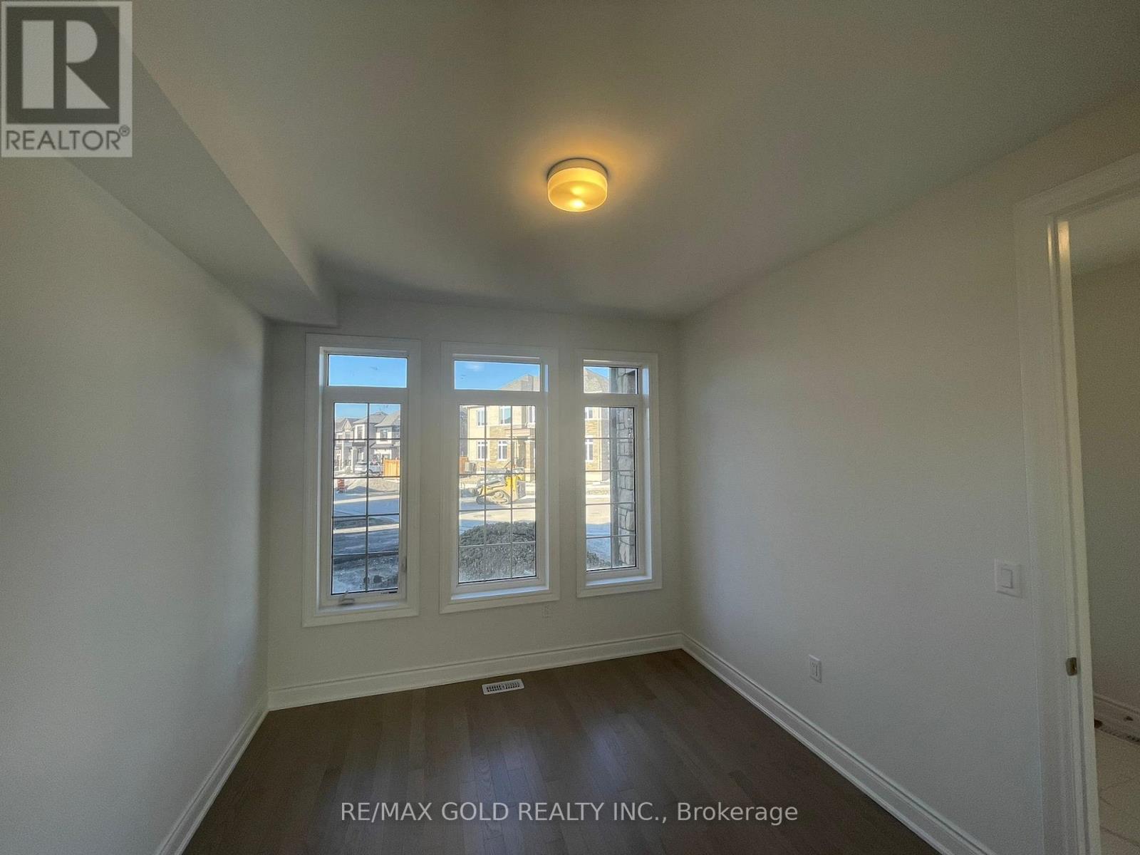 31 Dolomite Drive, Brampton, Ontario  L6P 4R6 - Photo 10 - W12791966