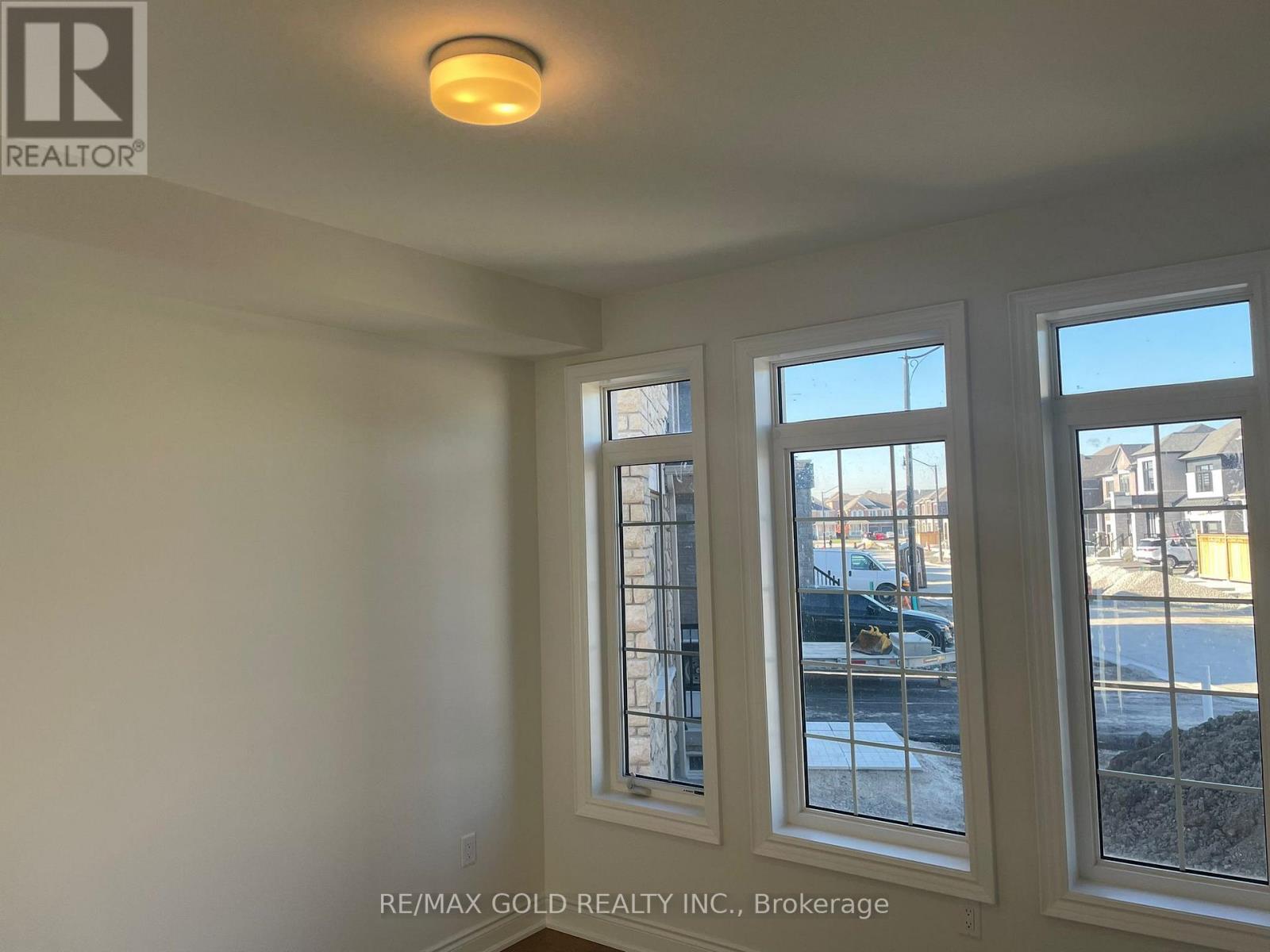 31 Dolomite Drive, Brampton, Ontario  L6P 4R6 - Photo 12 - W12791966