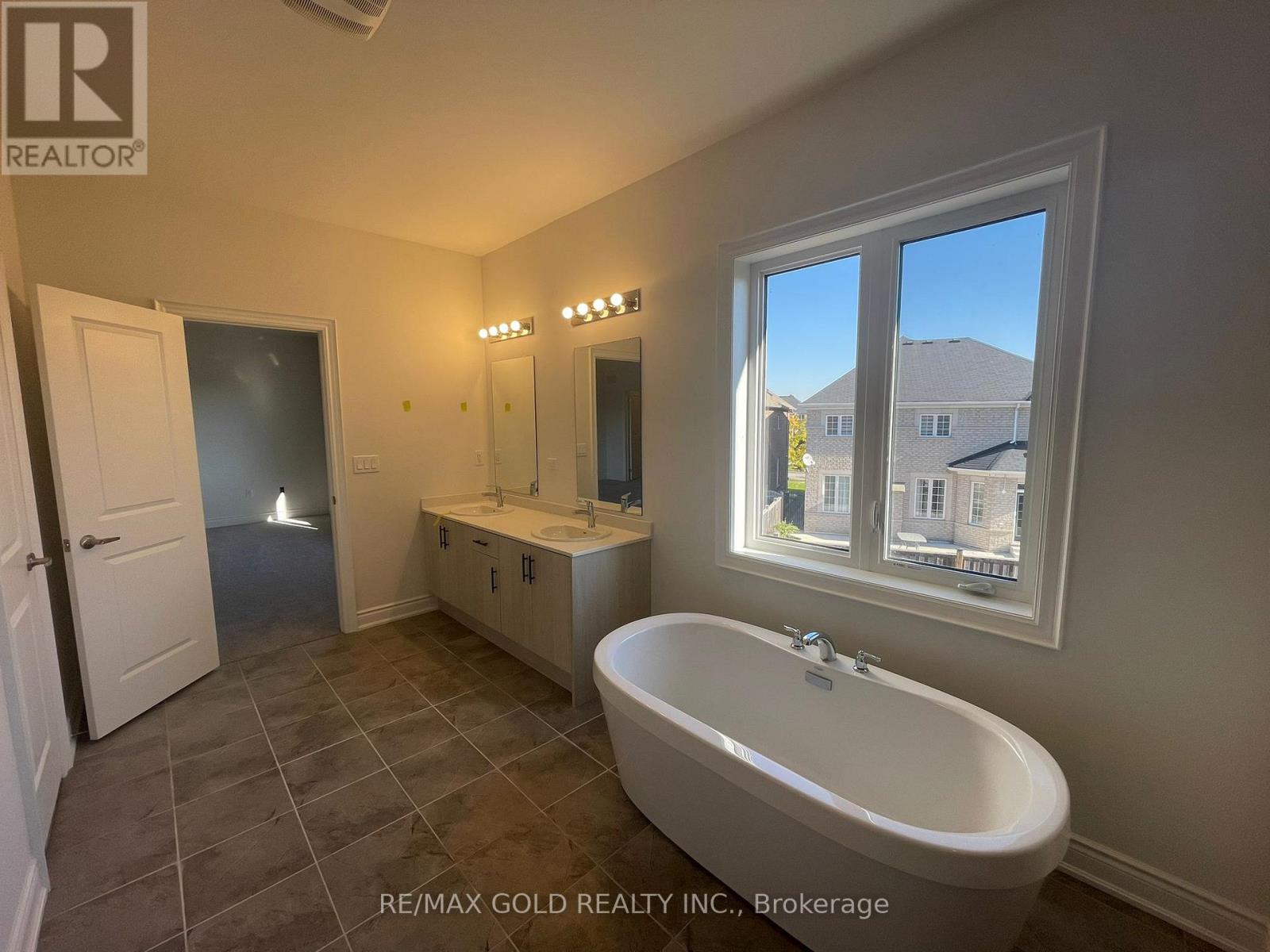 31 Dolomite Drive, Brampton, Ontario  L6P 4R6 - Photo 17 - W12791966