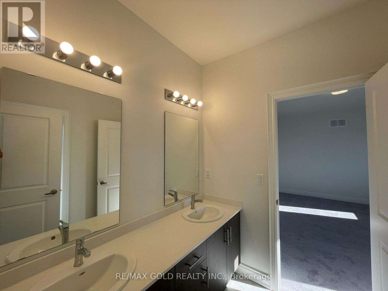 31 Dolomite Drive, Brampton, Ontario  L6P 4R6 - Photo 26 - W12791966