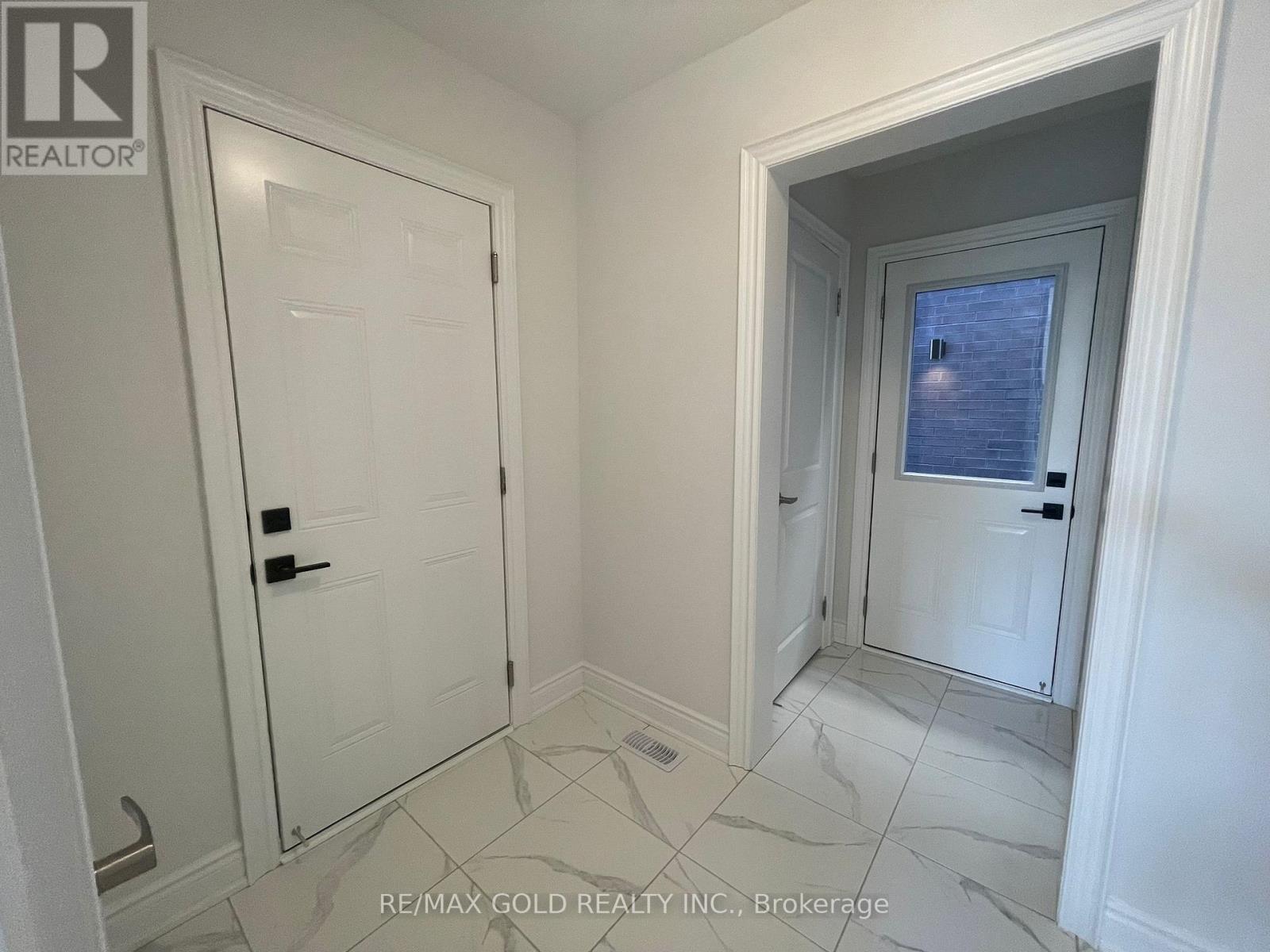 31 Dolomite Drive, Brampton, Ontario  L6P 4R6 - Photo 30 - W12791966