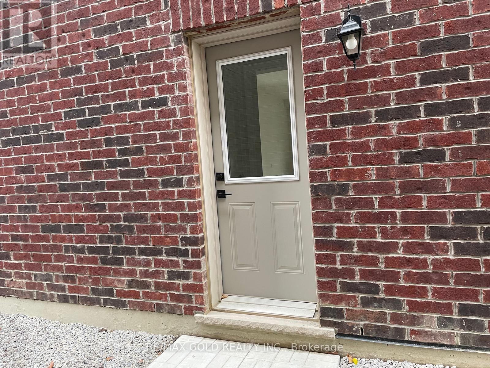 31 Dolomite Drive, Brampton, Ontario  L6P 4R6 - Photo 8 - W12791966