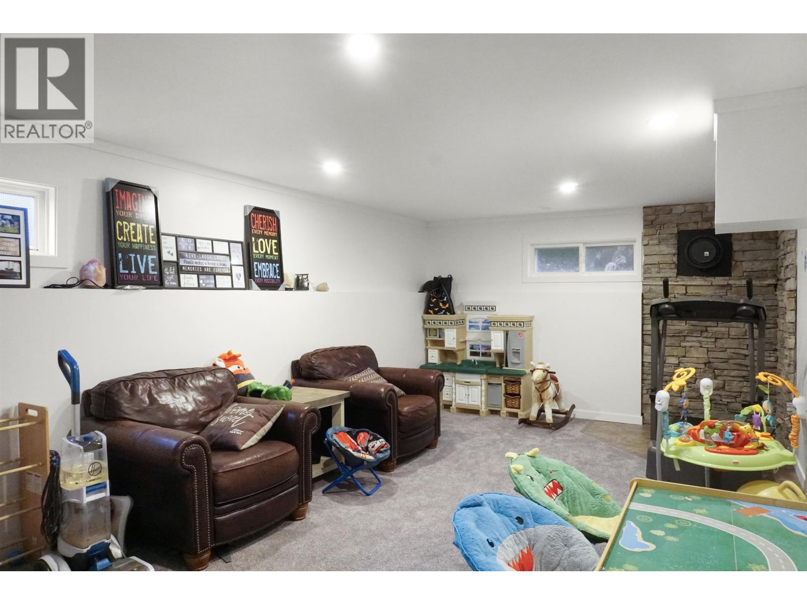 63 Dunn Street, Kitimat, British Columbia  V8C 1C6 - Photo 10 - R3089889