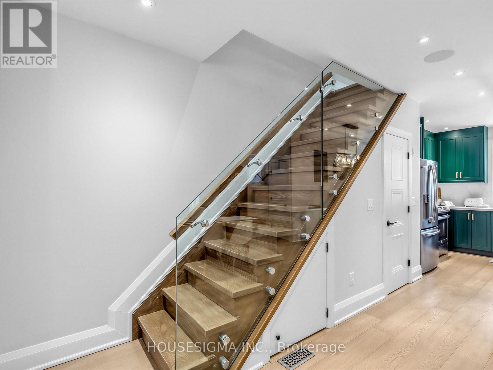 41 Kent Road, Toronto, Ontario  M4L 2X5 - Photo 9 - E12791978