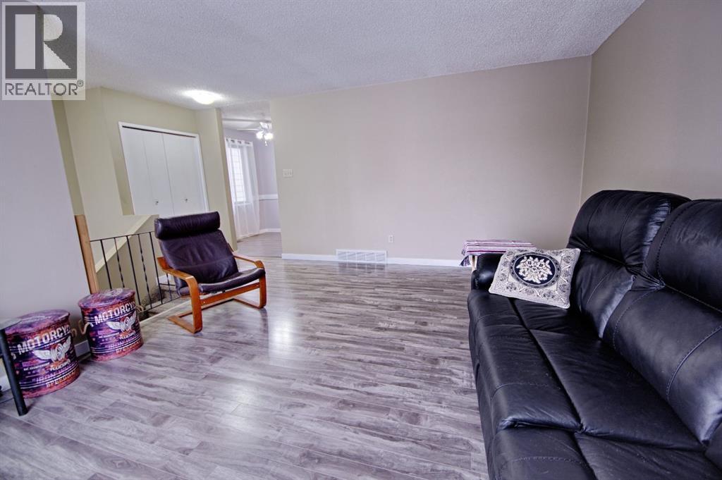 113 Cayuga Crescent W, Lethbridge, Alberta  T1K 5H4 - Photo 6 - A2275856