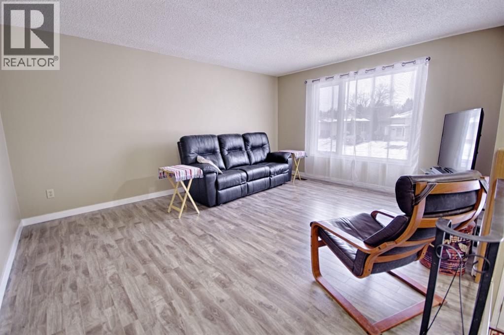 113 Cayuga Crescent W, Lethbridge, Alberta  T1K 5H4 - Photo 5 - A2275856