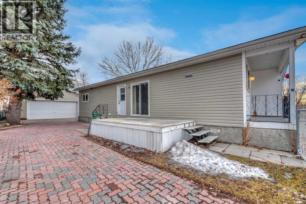 111 Brentwood Drive, Strathmore, Alberta  T1P 1E4 - Photo 5 - A2285276