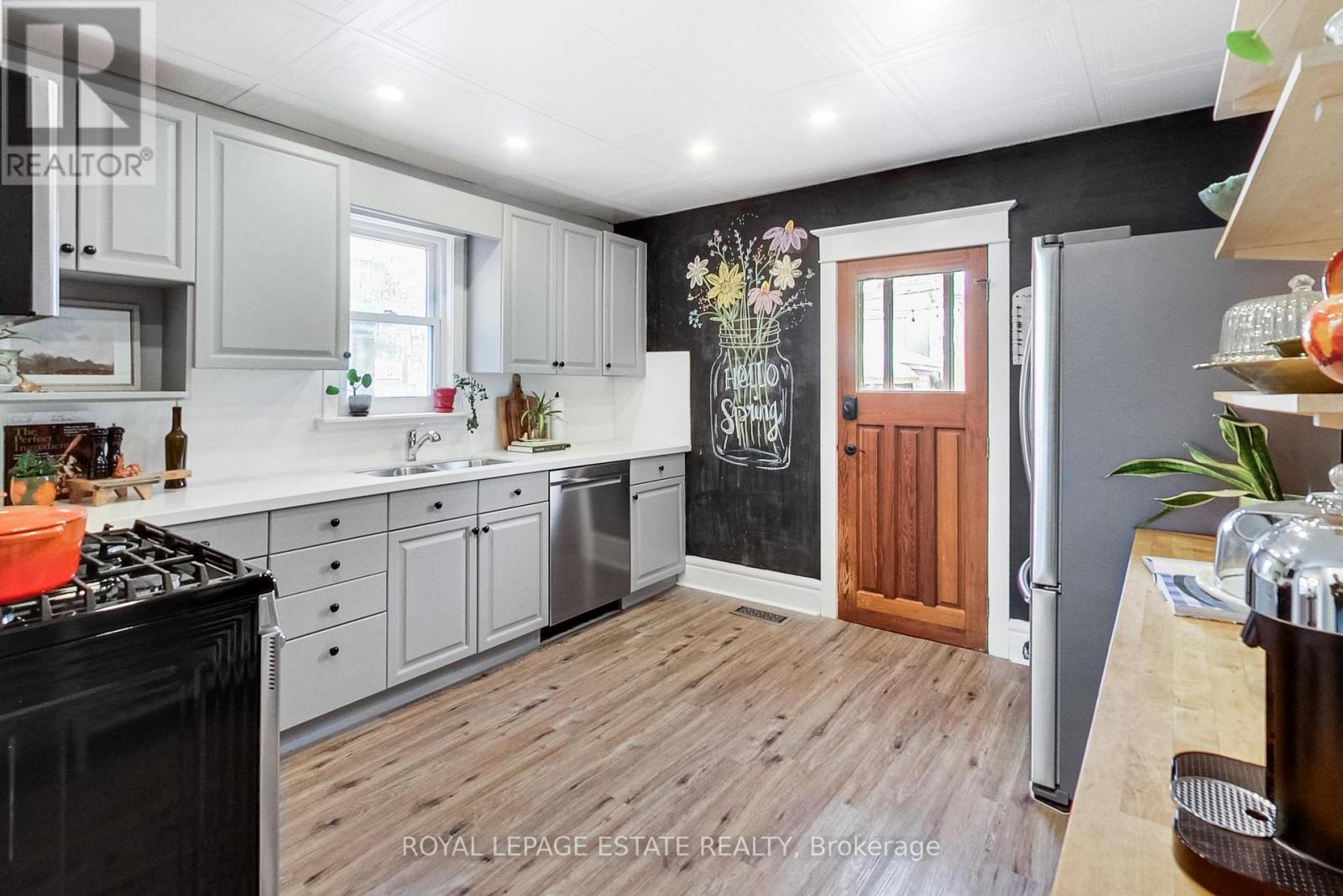 204 Queensdale Avenue, Toronto, Ontario  M4C 2A9 - Photo 12 - E12792002