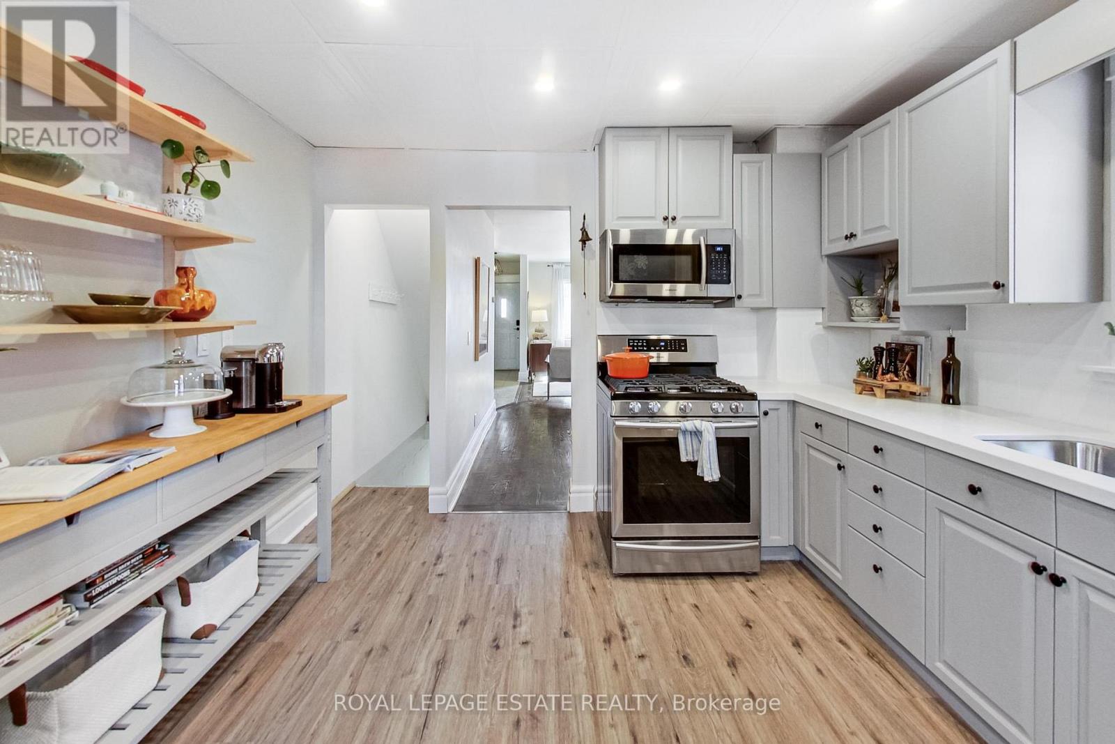 204 Queensdale Avenue, Toronto, Ontario  M4C 2A9 - Photo 14 - E12792002