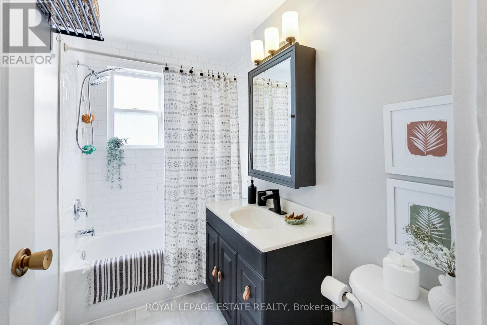 204 Queensdale Avenue, Toronto, Ontario  M4C 2A9 - Photo 18 - E12792002