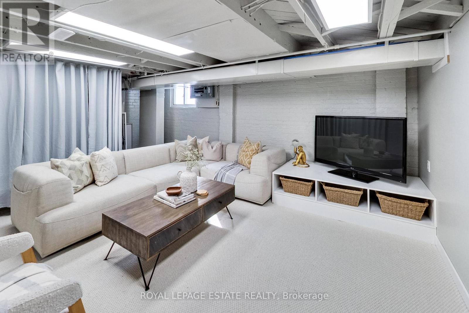 204 Queensdale Avenue, Toronto, Ontario  M4C 2A9 - Photo 19 - E12792002