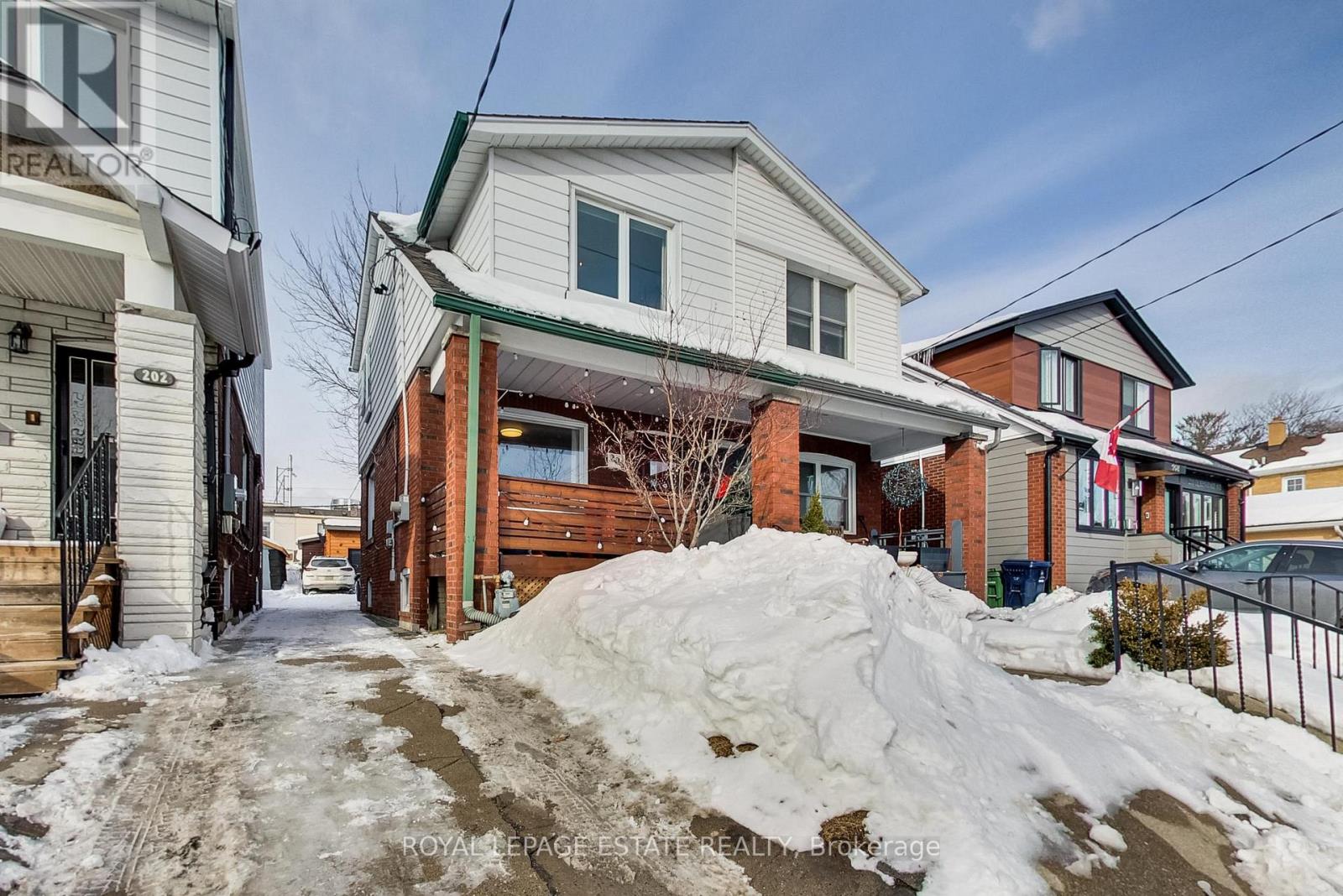 204 Queensdale Avenue, Toronto, Ontario  M4C 2A9 - Photo 2 - E12792002