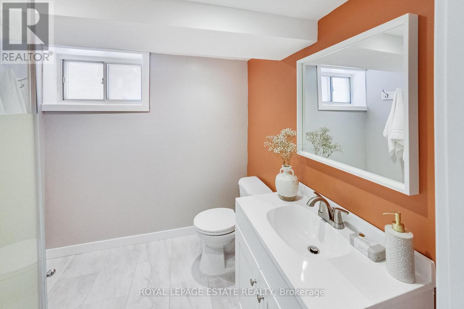 204 Queensdale Avenue, Toronto, Ontario  M4C 2A9 - Photo 24 - E12792002