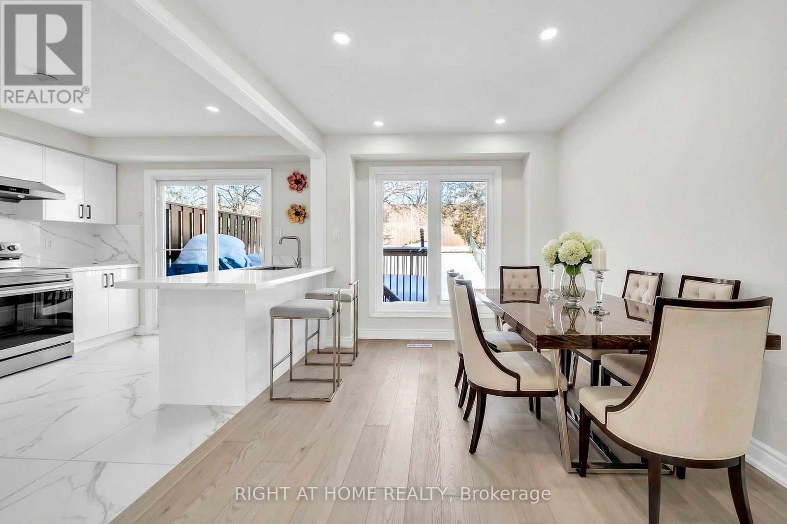 82 Swinton Crescent, Vaughan, Ontario  L4J 3V5 - Photo 5 - N12792006