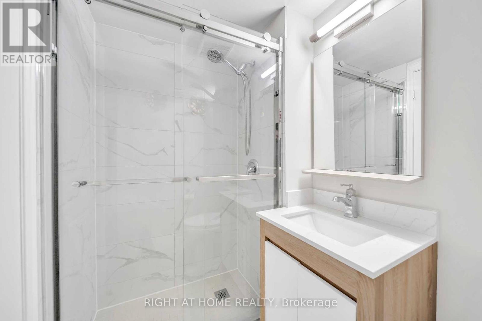 82 Swinton Crescent, Vaughan, Ontario  L4J 3V5 - Photo 7 - N12792006