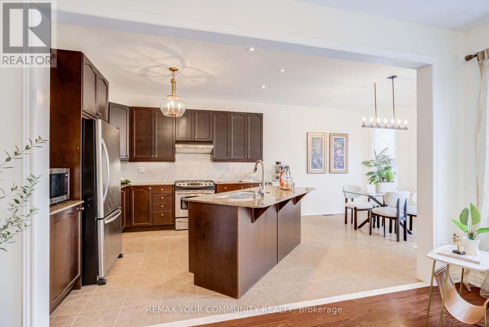 101 Woodville Drive, Vaughan, Ontario  L6A 4B2 - Photo 15 - N12792010