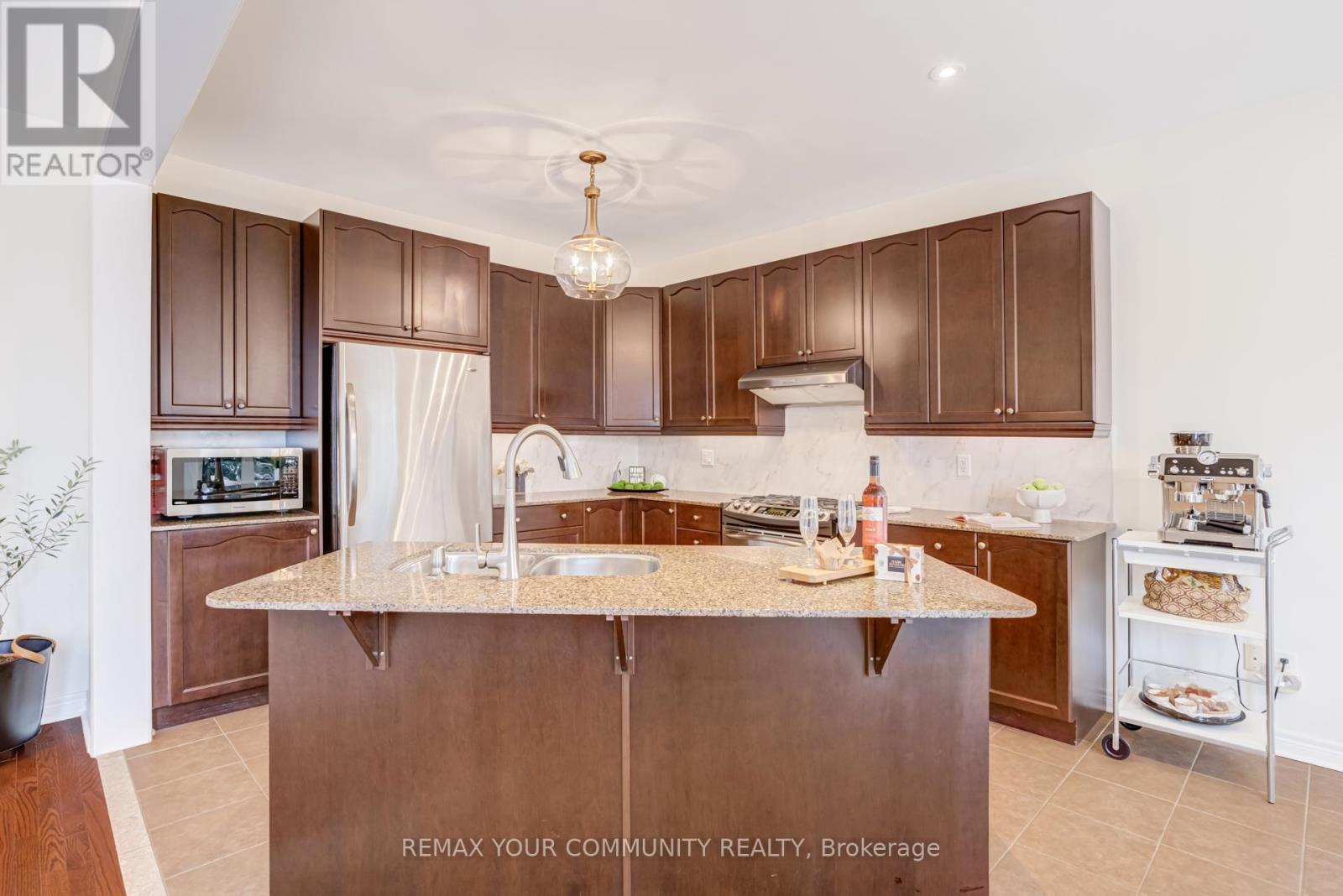 101 Woodville Drive, Vaughan, Ontario  L6A 4B2 - Photo 19 - N12792010