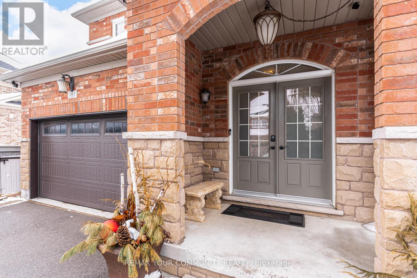 101 Woodville Drive, Vaughan, Ontario  L6A 4B2 - Photo 2 - N12792010