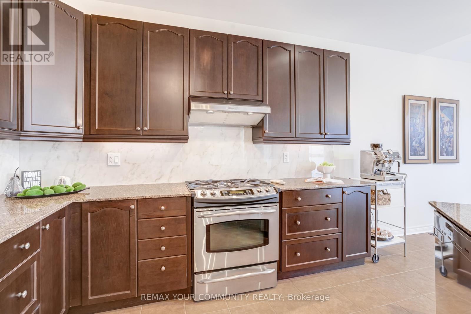 101 Woodville Drive, Vaughan, Ontario  L6A 4B2 - Photo 21 - N12792010