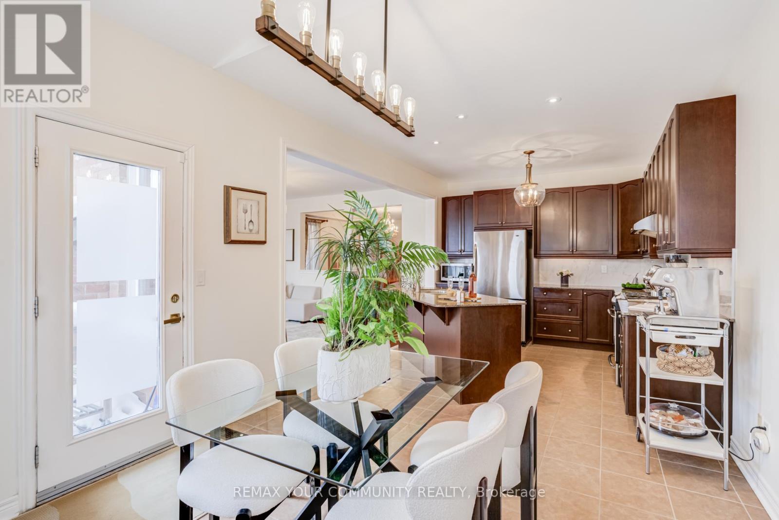 101 Woodville Drive, Vaughan, Ontario  L6A 4B2 - Photo 24 - N12792010