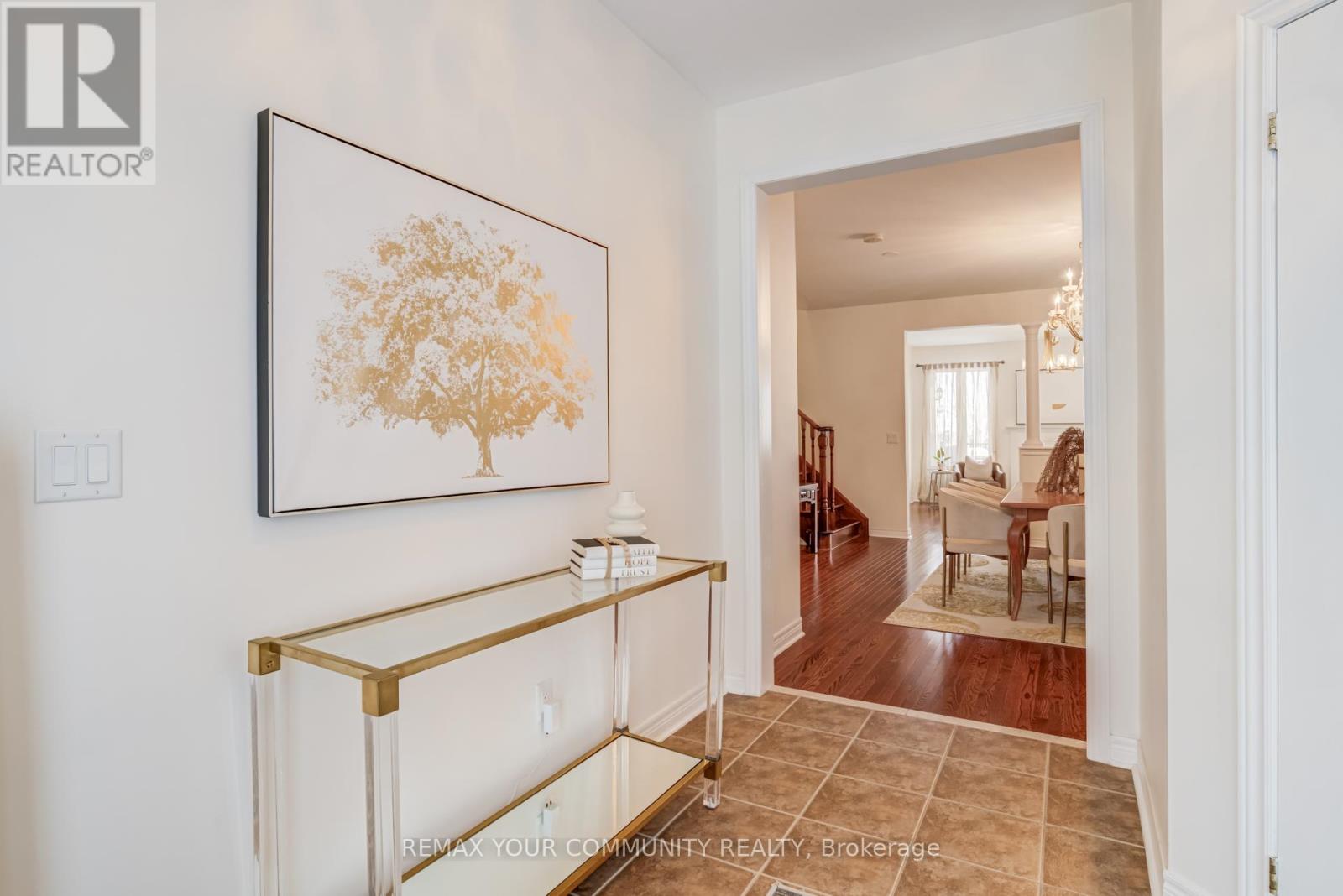 101 Woodville Drive, Vaughan, Ontario  L6A 4B2 - Photo 4 - N12792010