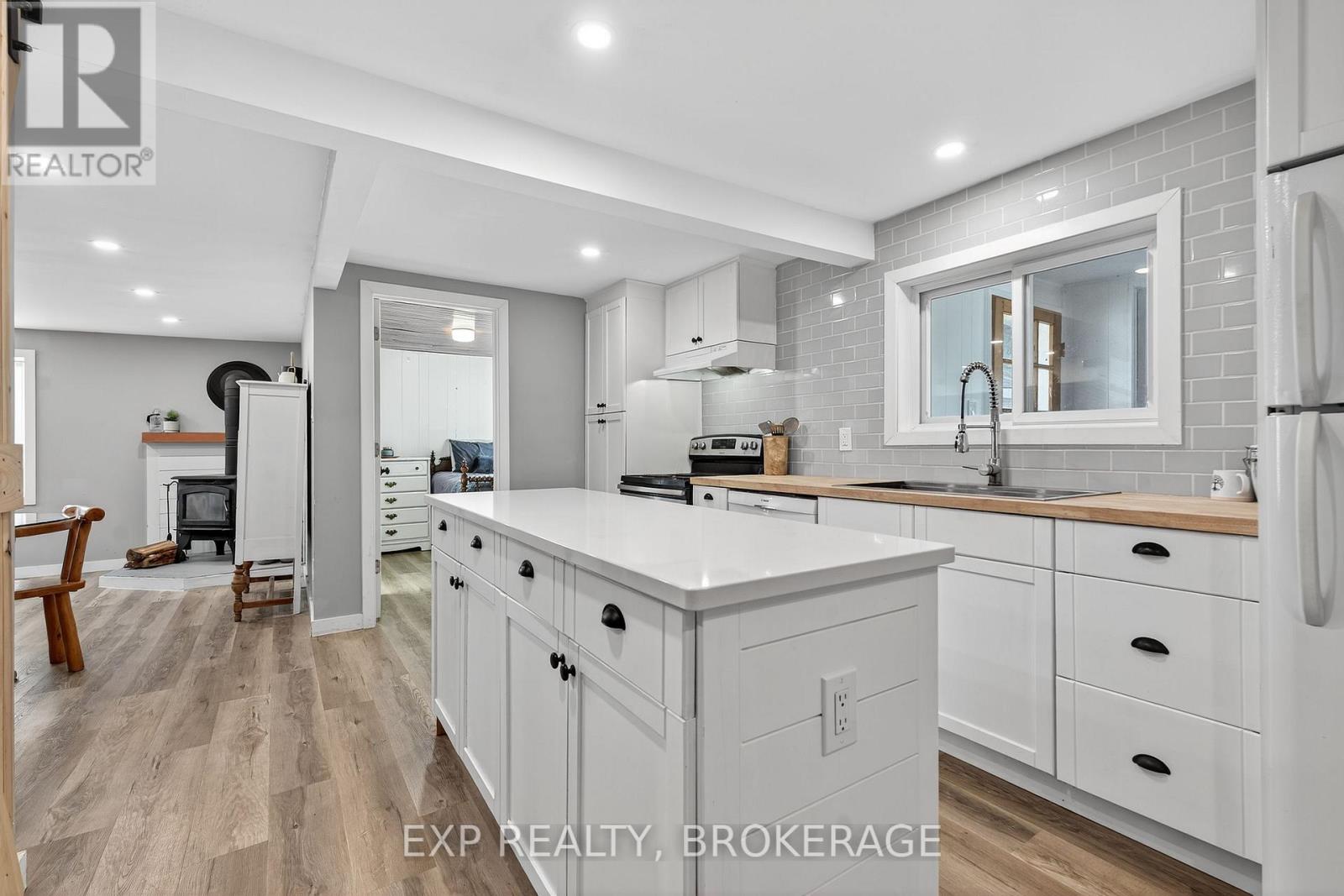 6745 Road 38, Frontenac, Ontario  K0H 0B8 - Photo 13 - X12415023