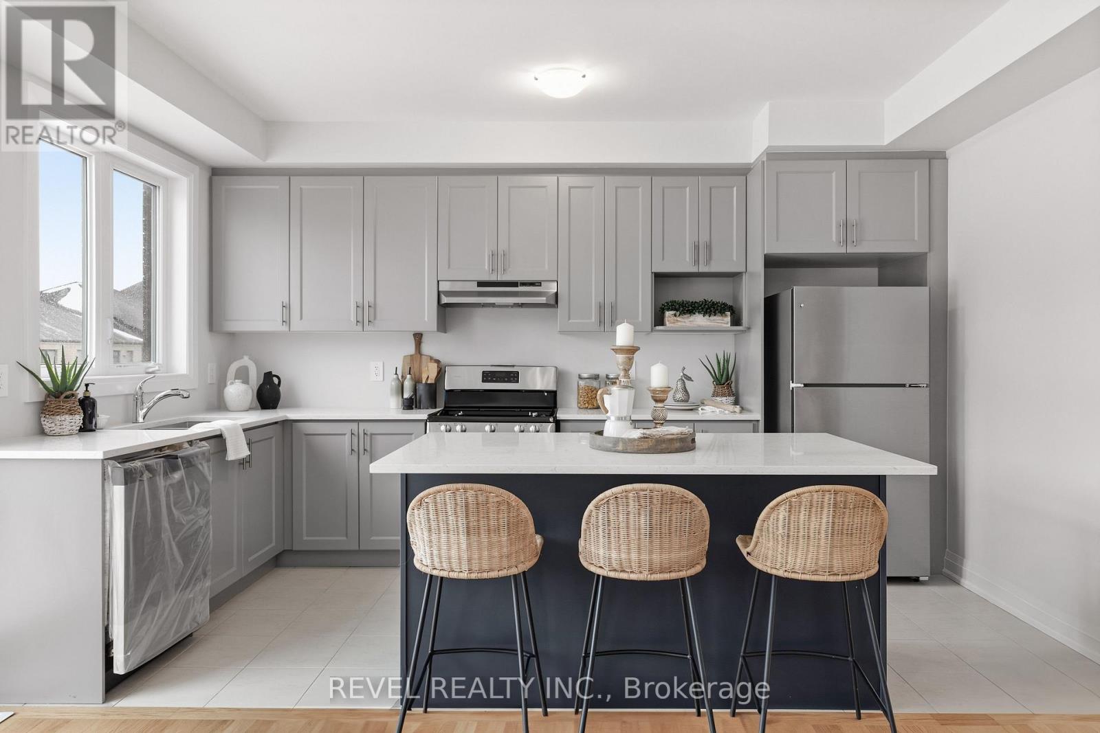 47 Corley Street, Kawartha Lakes (Lindsay), Ontario  K9V 6C2 - Photo 5 - X12792066