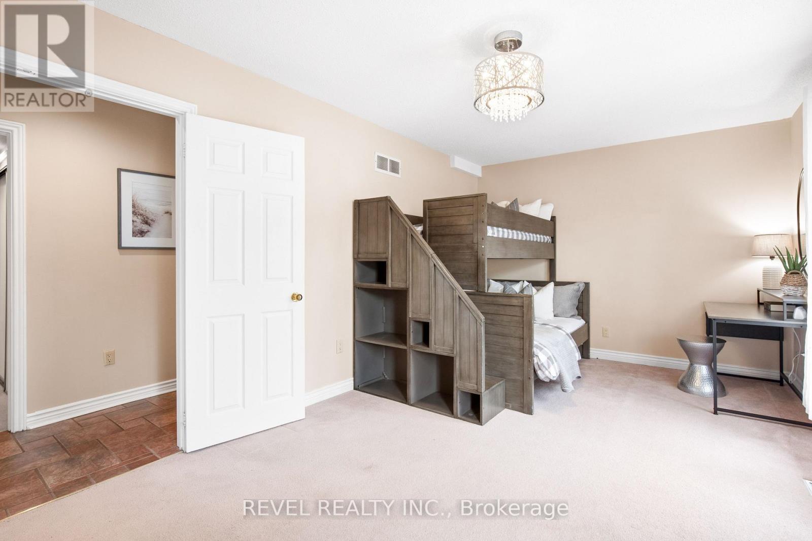 27 Cedar Crescent, Kawartha Lakes, Ontario  L0B 1K0 - Photo 15 - X12792070