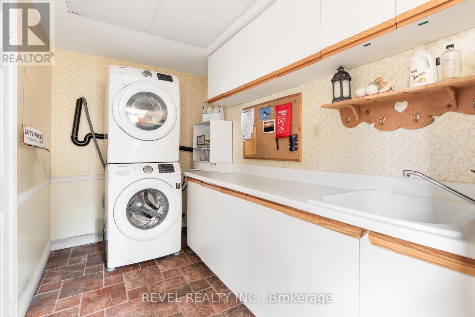 27 Cedar Crescent, Kawartha Lakes, Ontario  L0B 1K0 - Photo 21 - X12792070