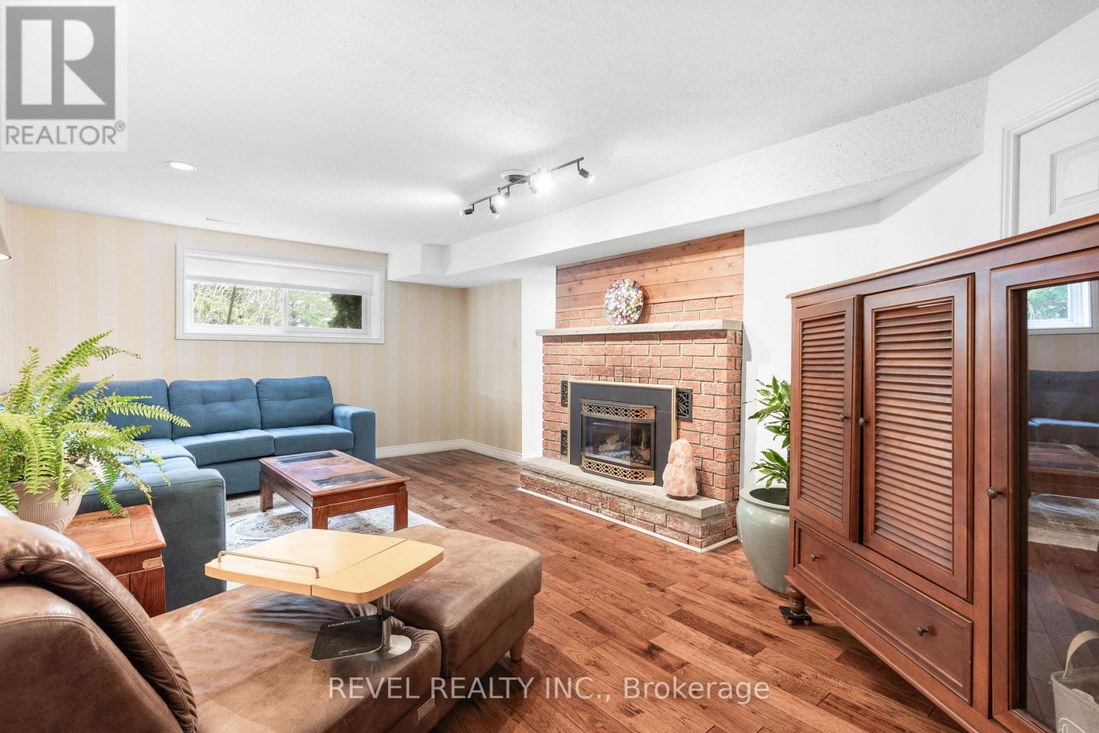 27 Cedar Crescent, Kawartha Lakes, Ontario  L0B 1K0 - Photo 33 - X12792070